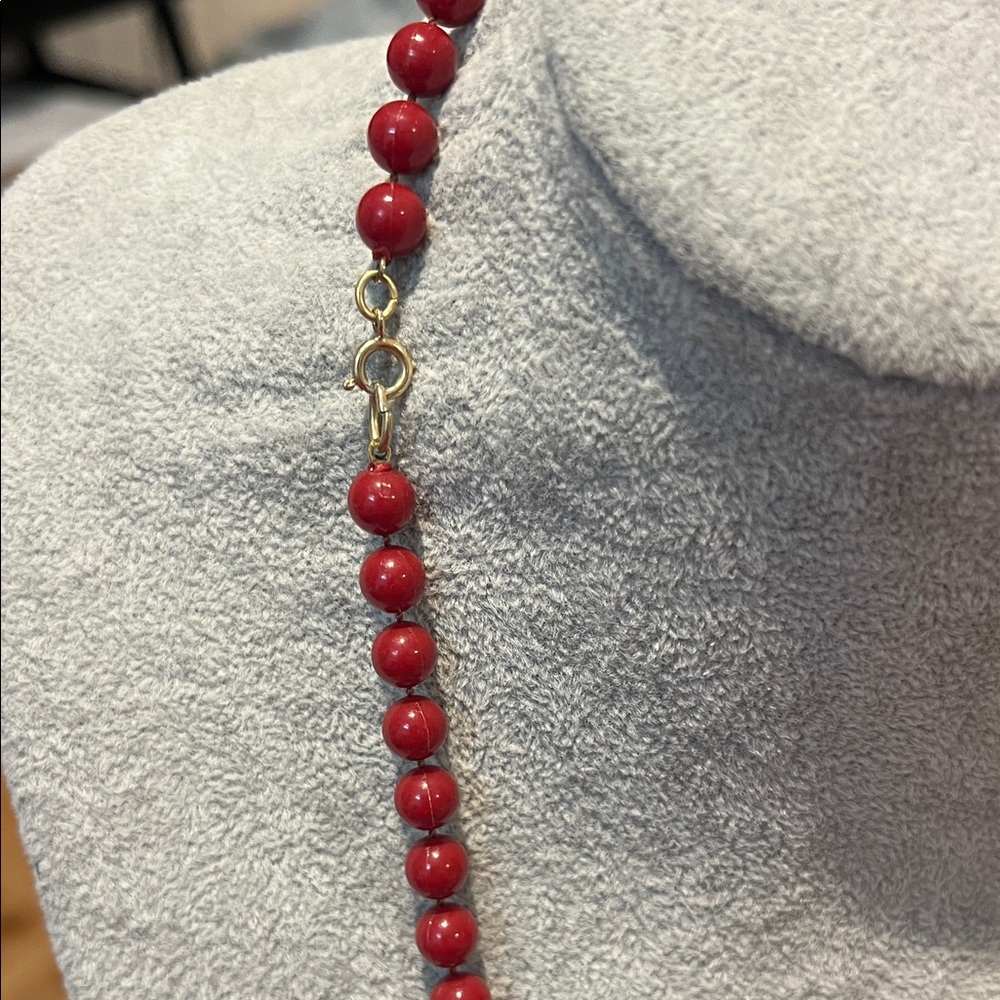 Chic Red Beaded Necklace - Picture 2 of 2